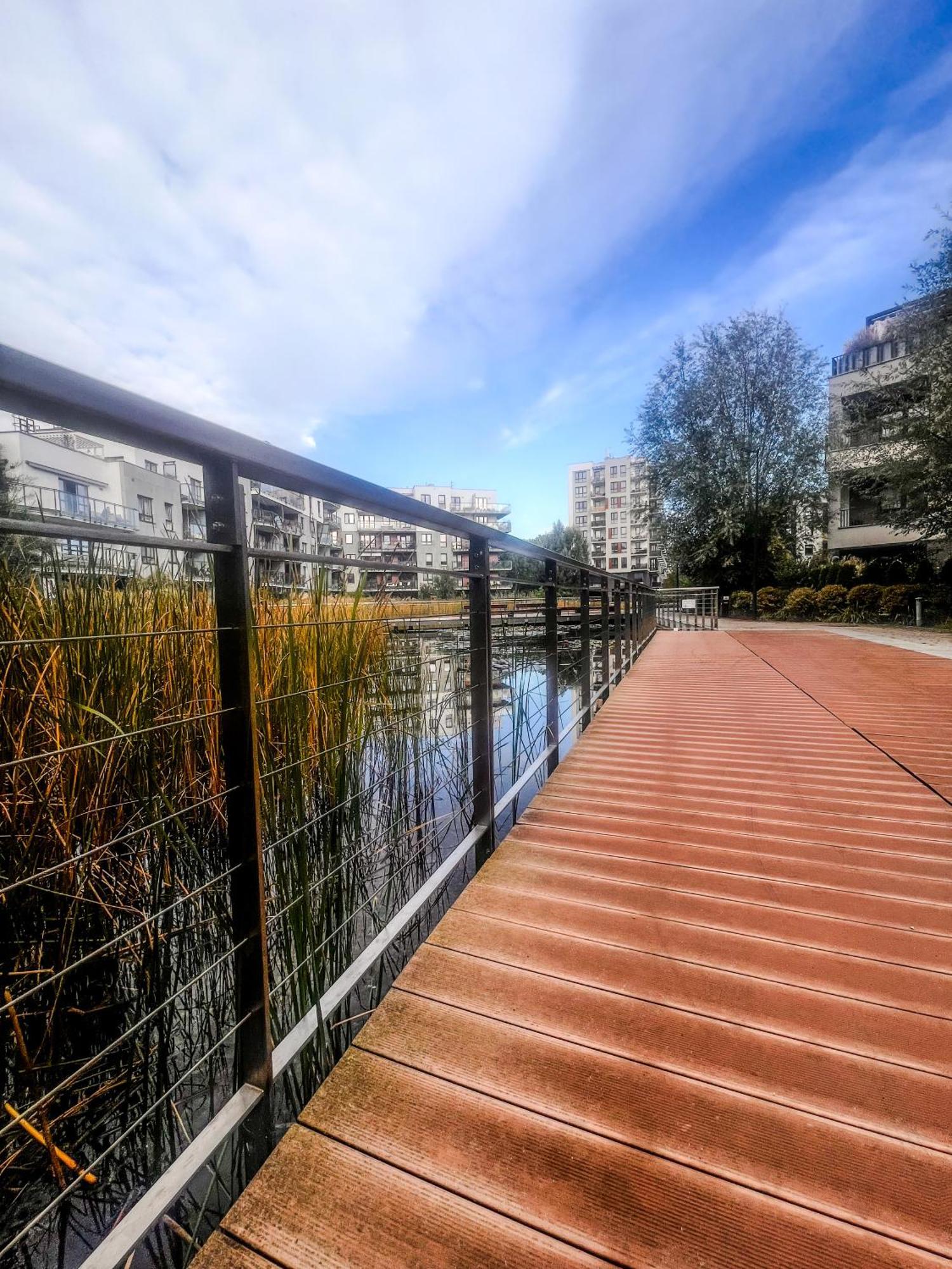 Апартаменты Lake Park Apartament With Free Parking Airport Netflix Варшава Экстерьер фото